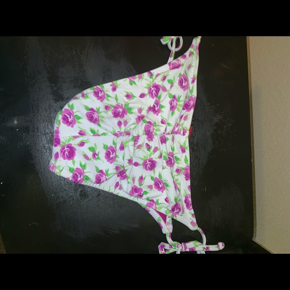 Bikini - Picture 4 of 4